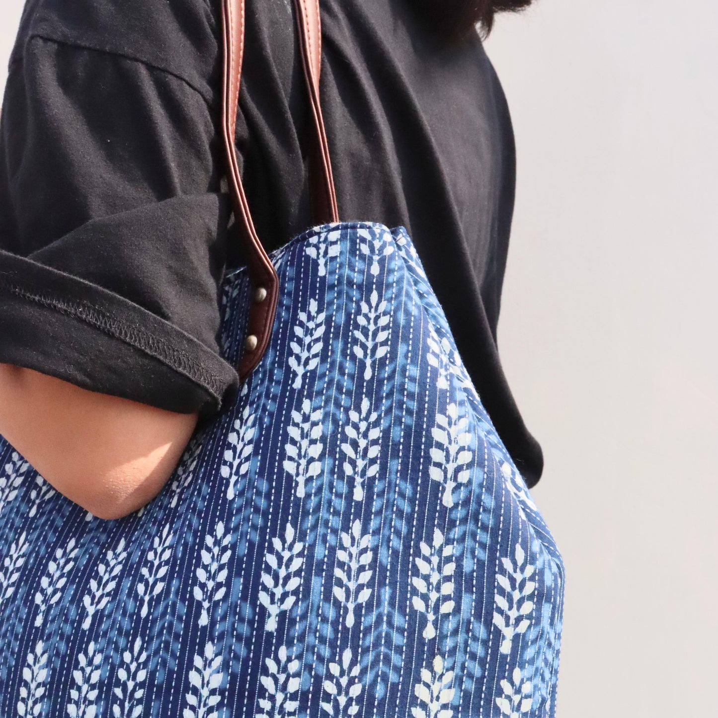 The Indian Tote - कुमुद
