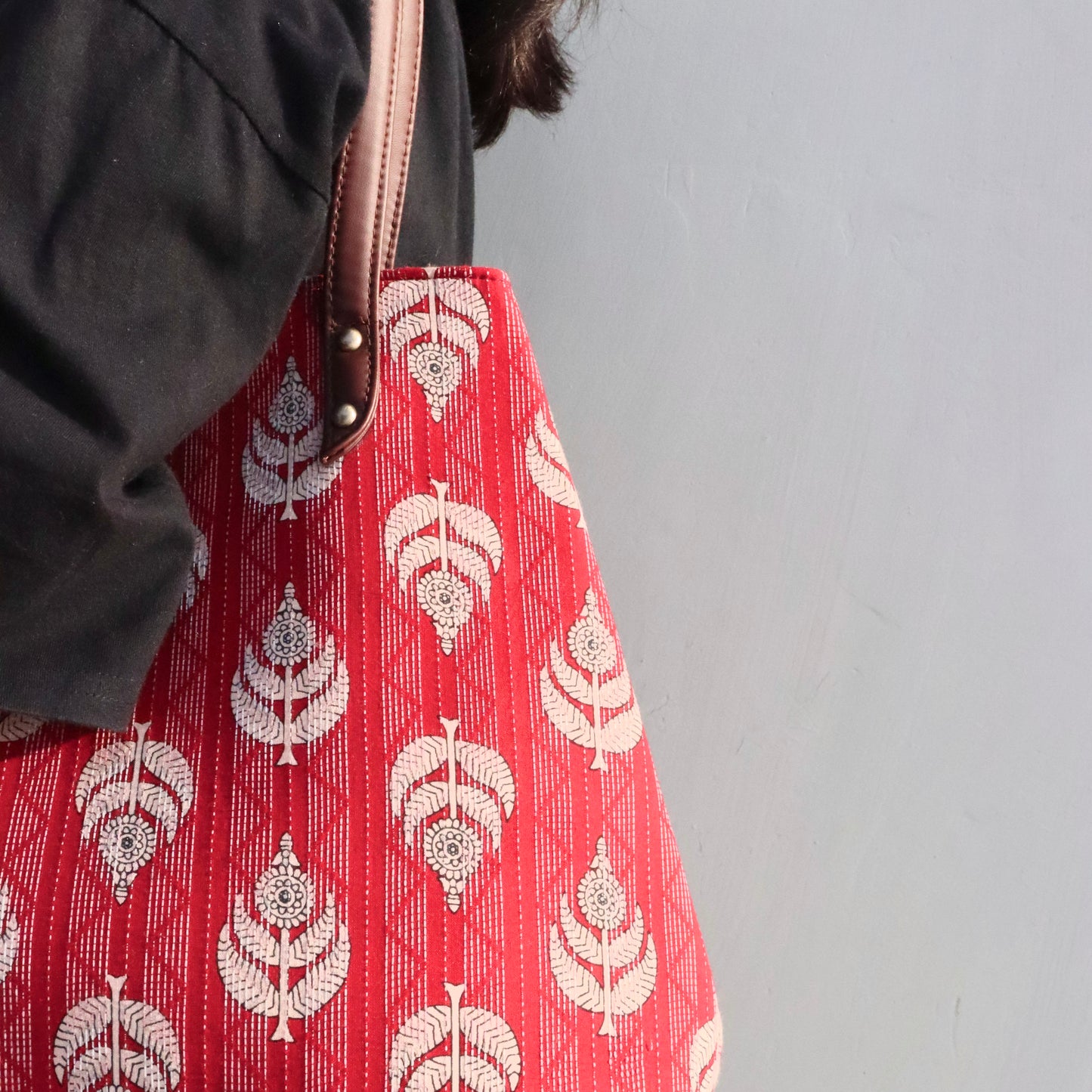 The Indian Tote - गेंदा