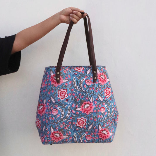 The Indian Tote - क्यारी