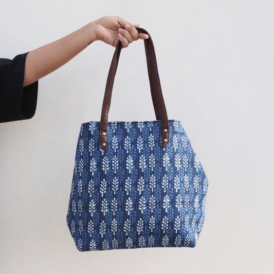 The Indian Tote - कुमुद