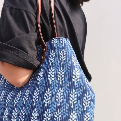 The Indian Tote - कुमुद