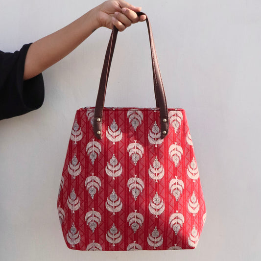 The Indian Tote - गेंदा