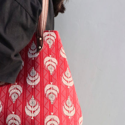 The Indian Tote - गेंदा